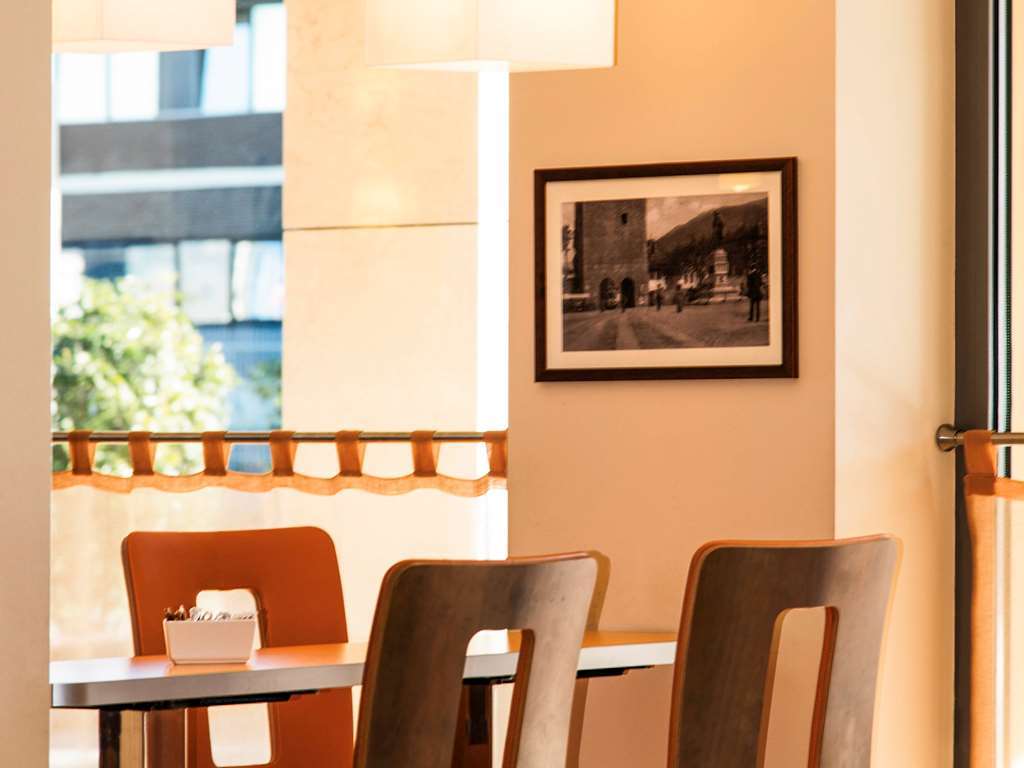 Ibis Como Grandate Restoran fotoğraf
